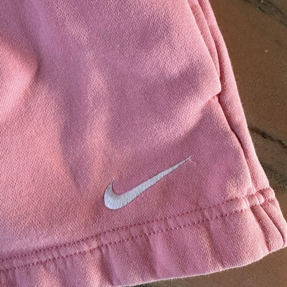Nike Women's Phoenix Fleece Athletic Coral Chalk Pink Shorts - Picture 4 of 6